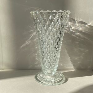 Set of 2 Diamond patterned crystal vases